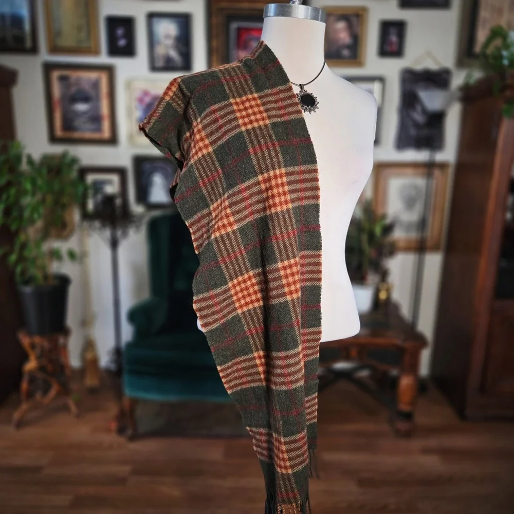 John Hanly & Co Scarf Ireland Lambswool Vintage 90s Green Plaid Tartan Wrap